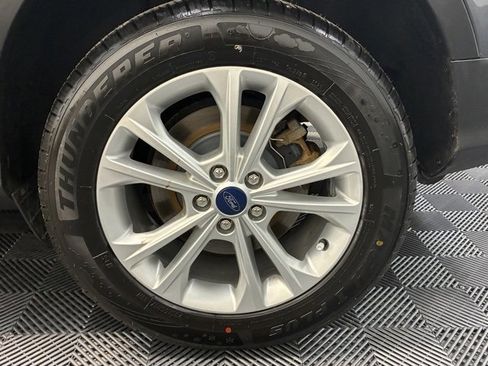 Used 2019 Ford Escape SE image 35