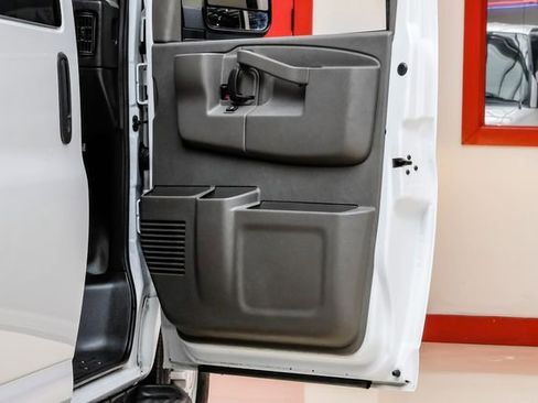 Used 2023 Chevrolet Express 3500 LS image 33