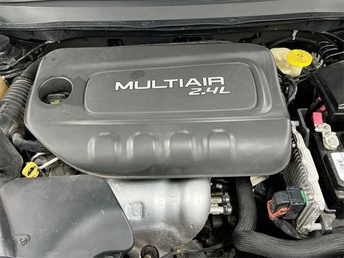 Used 2016 Jeep Cherokee Limited image 24