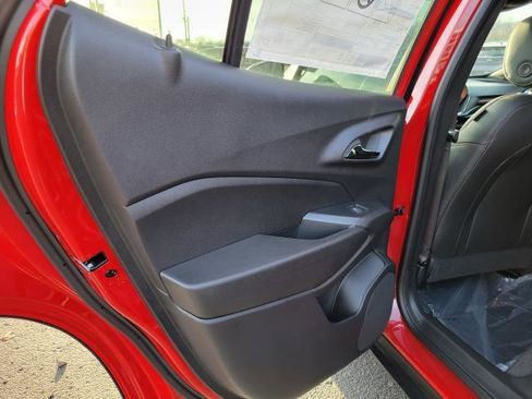 New 2026 Chevrolet Trax RS w/ Sunroof Package image 21