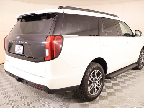 Used 2025 Ford Expedition Active AWD/4WD image 25
