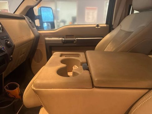Used 2011 Ford F350 Lariat w/ Lariat Interior Pkg AWD/4WD image 12