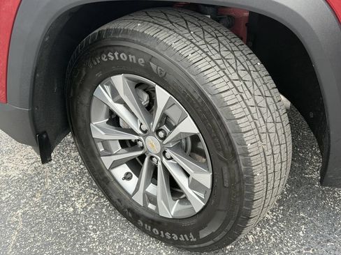 Used 2026 Chevrolet Equinox LT FWD image 37
