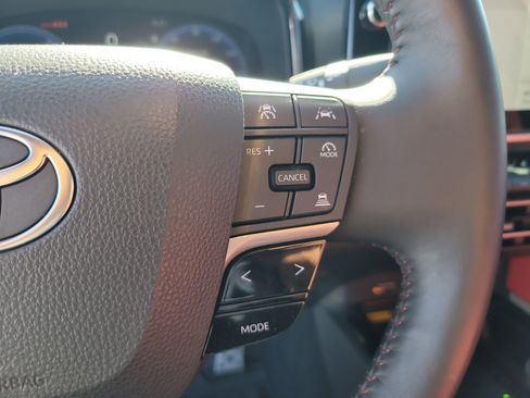 Used 2025 Toyota Camry XSE image 28