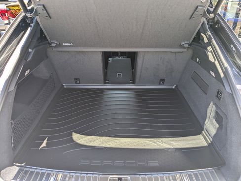 New 2025 Porsche Cayenne Coupe image 23