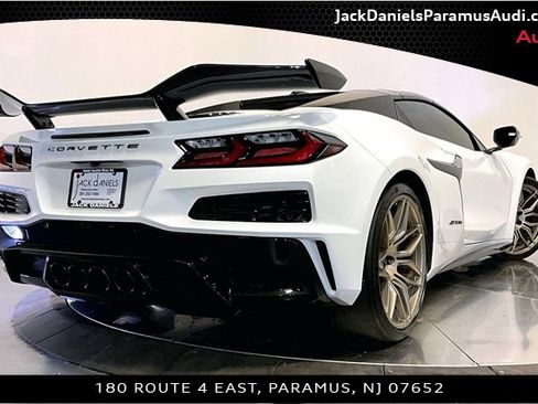 Used 2023 Chevrolet Corvette Z06 w/ Z07 Performance Package image 2
