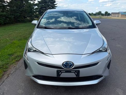 Used 2018 Toyota Prius One FWD image 4