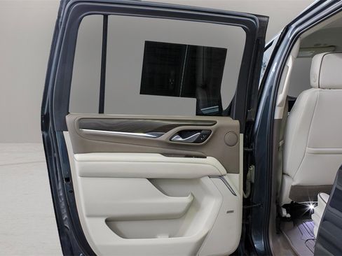 Used 2022 GMC Yukon XL Denali image 29