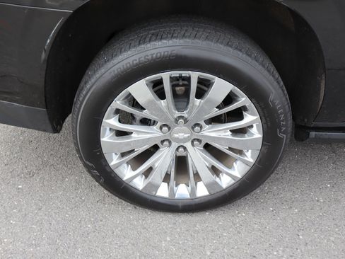 Used 2022 Chevrolet Suburban High Country image 43