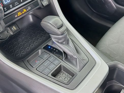 Used 2025 Toyota RAV4 XLE AWD/4WD image 16