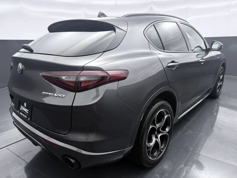 Used 2023 Alfa Romeo Stelvio Veloce AWD/4WD image 31