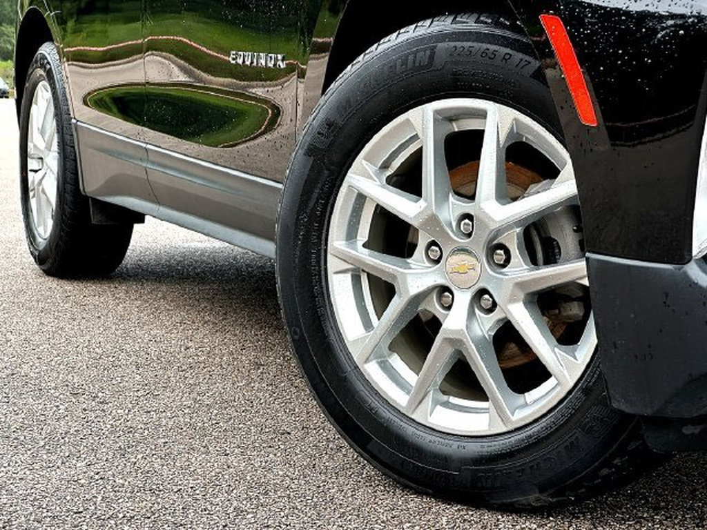 Used 2022 Chevrolet Equinox LT FWD image 2