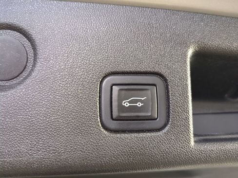 Used 2022 Chevrolet Equinox Premier image 15