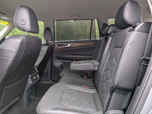 Used 2024 Volkswagen Atlas SE image 26