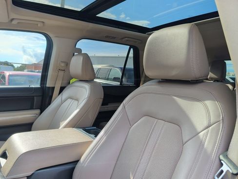 Used 2024 Ford Expedition Limited RWD image 9