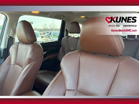 Used 2019 Subaru Ascent Touring image 17