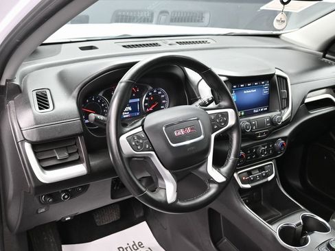 Used 2024 GMC Terrain SLT image 16