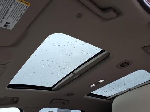 Used 2019 Buick Enclave Essence image 10