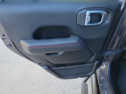 Used 2021 Jeep Wrangler Unlimited Rubicon AWD/4WD image 16