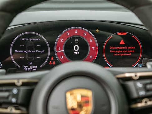 Certified 2025 Porsche Cayenne GTS AWD/4WD image 17