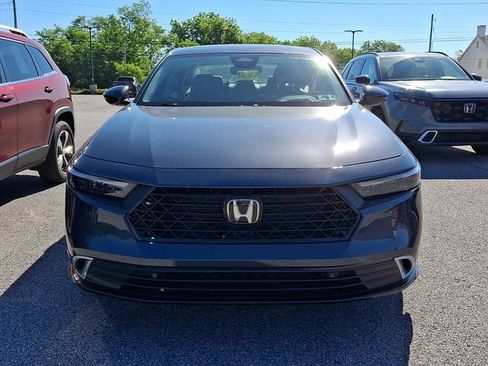 Used 2024 Honda Accord Touring image 2