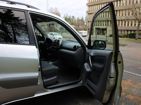 Used 2002 Toyota RAV4 4WD image 13