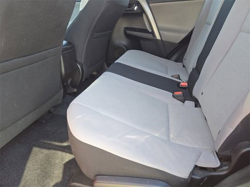 Used 2016 Toyota RAV4 XLE image 31