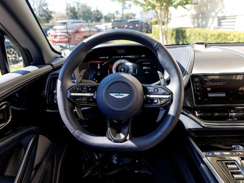 Used 2025 Aston Martin DBX 707 image 11