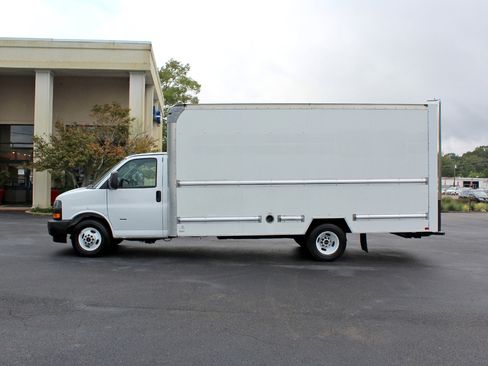 Used 2021 GMC Savana 3500 Extended w/ Power Convenience Package image 11