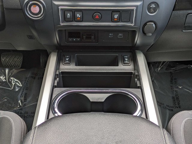 Used 2024 Nissan Titan SV w/ SV Convenience Package RWD image 19