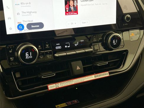 New 2026 Toyota Highlander Limited image 27