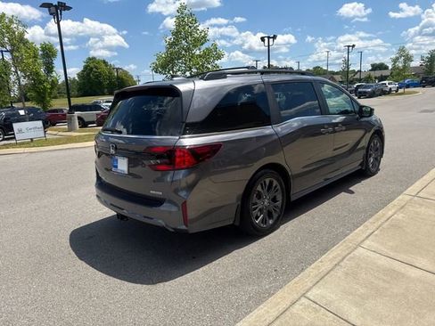 New 2026 Honda Odyssey Touring image 4