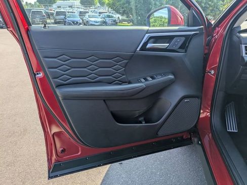 New 2025 Mitsubishi Outlander SEL image 11