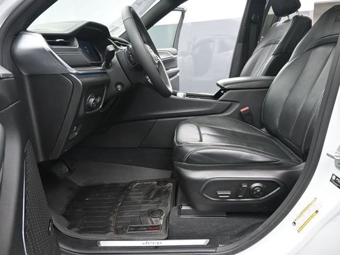 Used 2023 Jeep Grand Cherokee Overland image 10