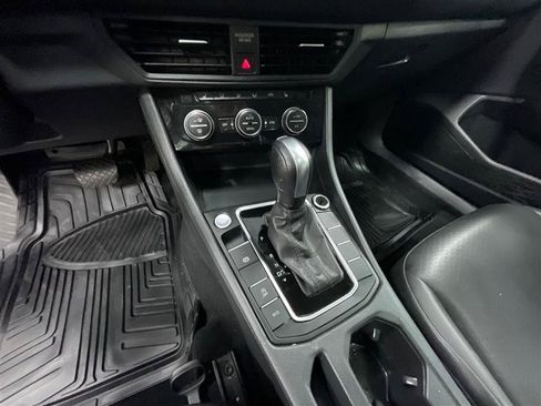 Used 2020 Volkswagen Jetta SE FWD image 17