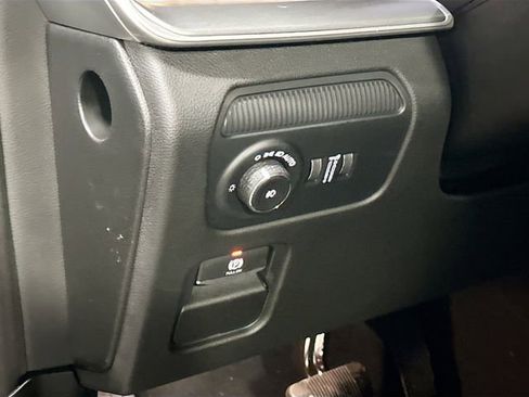 New 2025 Jeep Wagoneer L Series III w/ Quick Order Package 25C Super image 11