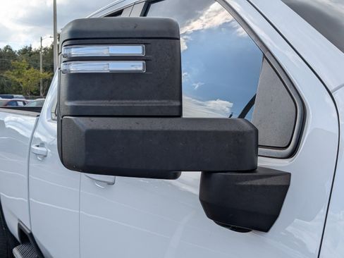 Used 2022 Chevrolet Silverado 2500 LT w/ Convenience Package image 11