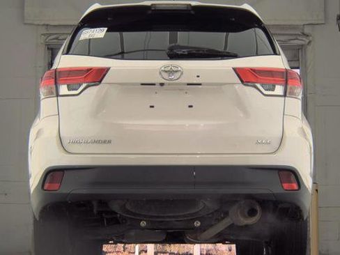 Used 2019 Toyota Highlander XLE image 10