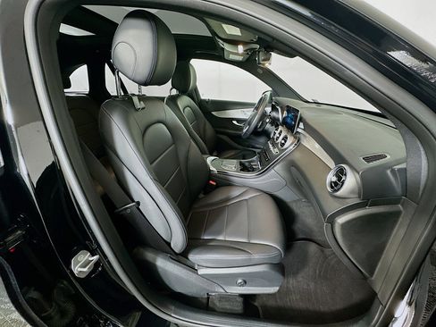 Used 2021 Mercedes-Benz GLC 300 image 34