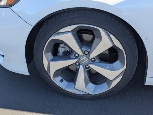 Used 2019 Honda Accord Touring image 12