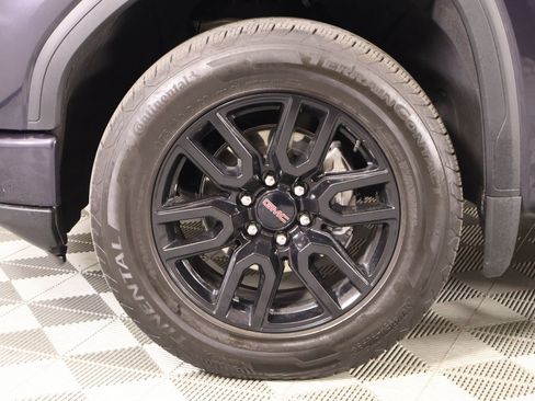 Used 2025 GMC Sierra 1500 Elevation image 18