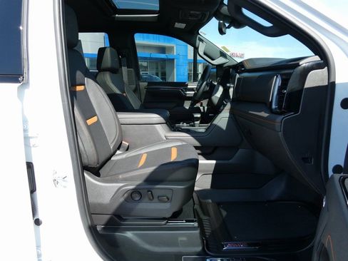 Certified 2025 GMC Sierra 1500 AT4 w/ AT4 Premium Package image 16