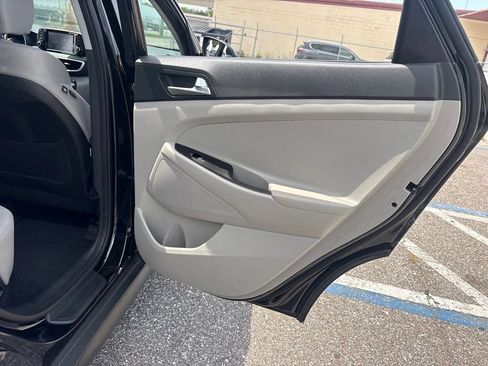 Used 2021 Hyundai Tucson SE FWD image 15