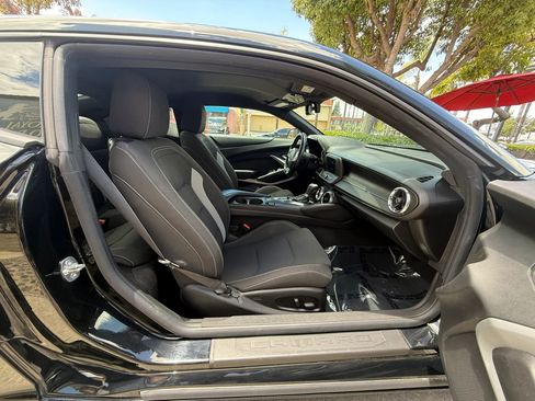 Used 2019 Chevrolet Camaro LT RWD image 11