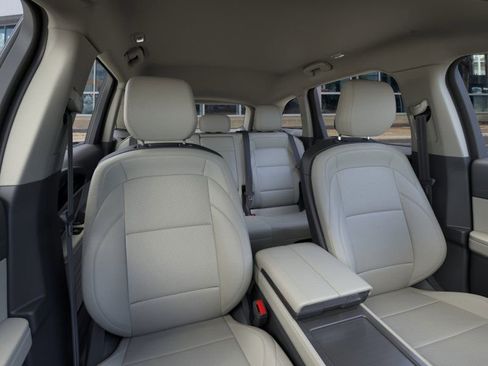 Used 2026 Lincoln Nautilus Premier image 10