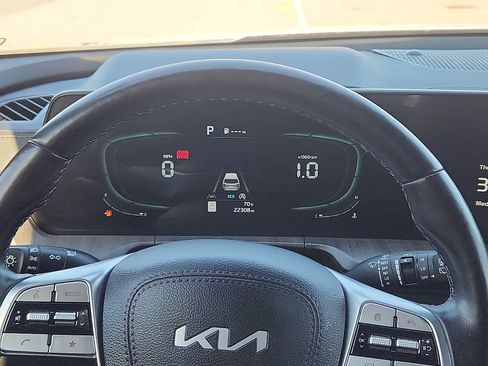 Used 2023 Kia Telluride EX w/ EX Captain's Chair Package AWD/4WD image 14