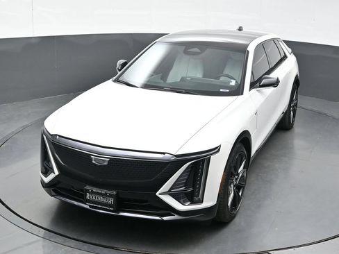 Certified 2024 Cadillac Lyriq Sport AWD/4WD image 33