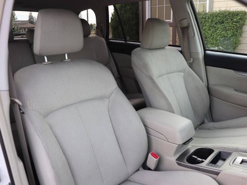 Used 2011 Subaru Outback 2.5i Premium AWD/4WD image 18