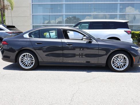 Used 2025 BMW 530i RWD image 11
