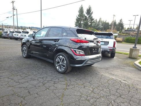 Used 2023 Hyundai Kona SE w/ Cargo Package image 7